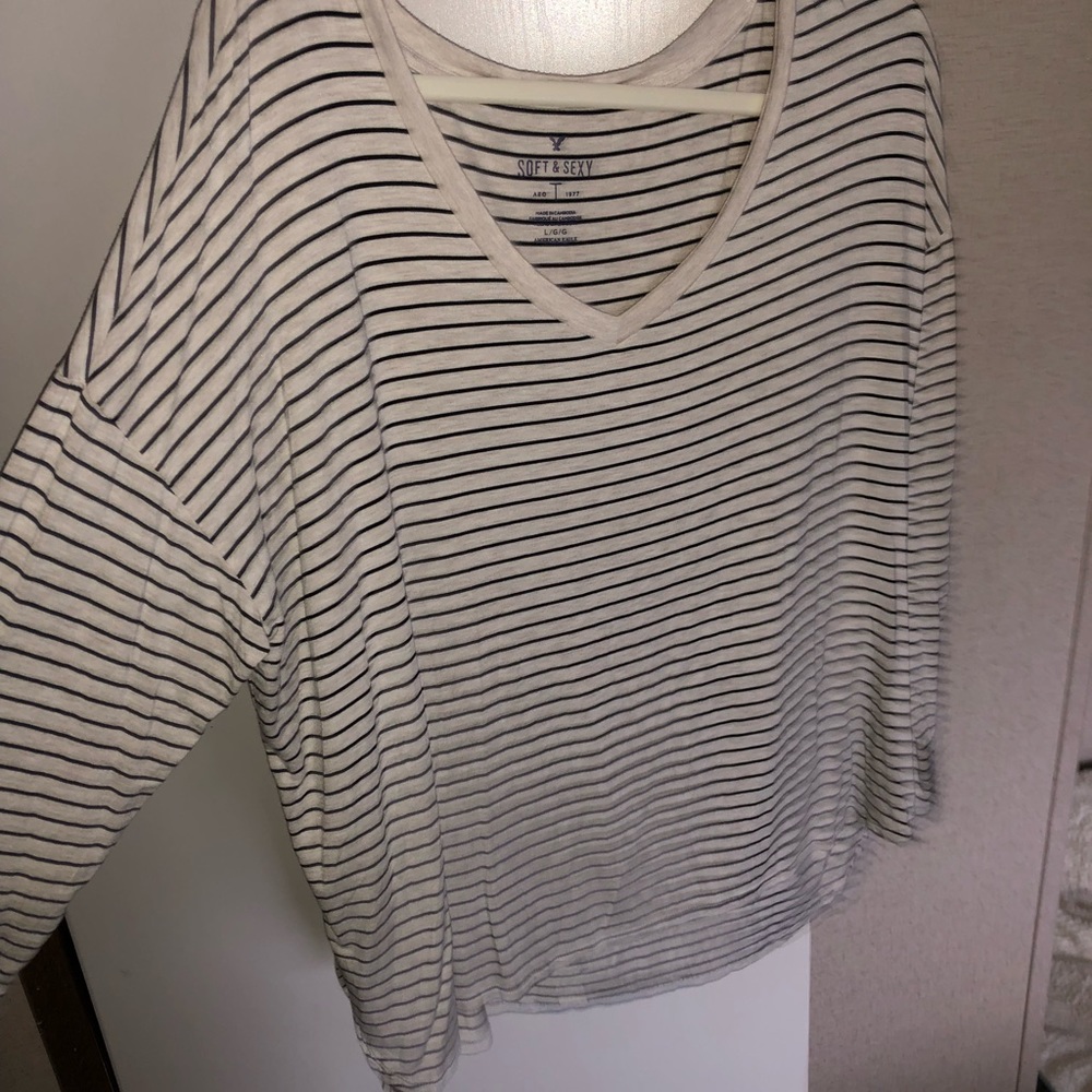 Long-sleeve American Eagle V-neck
